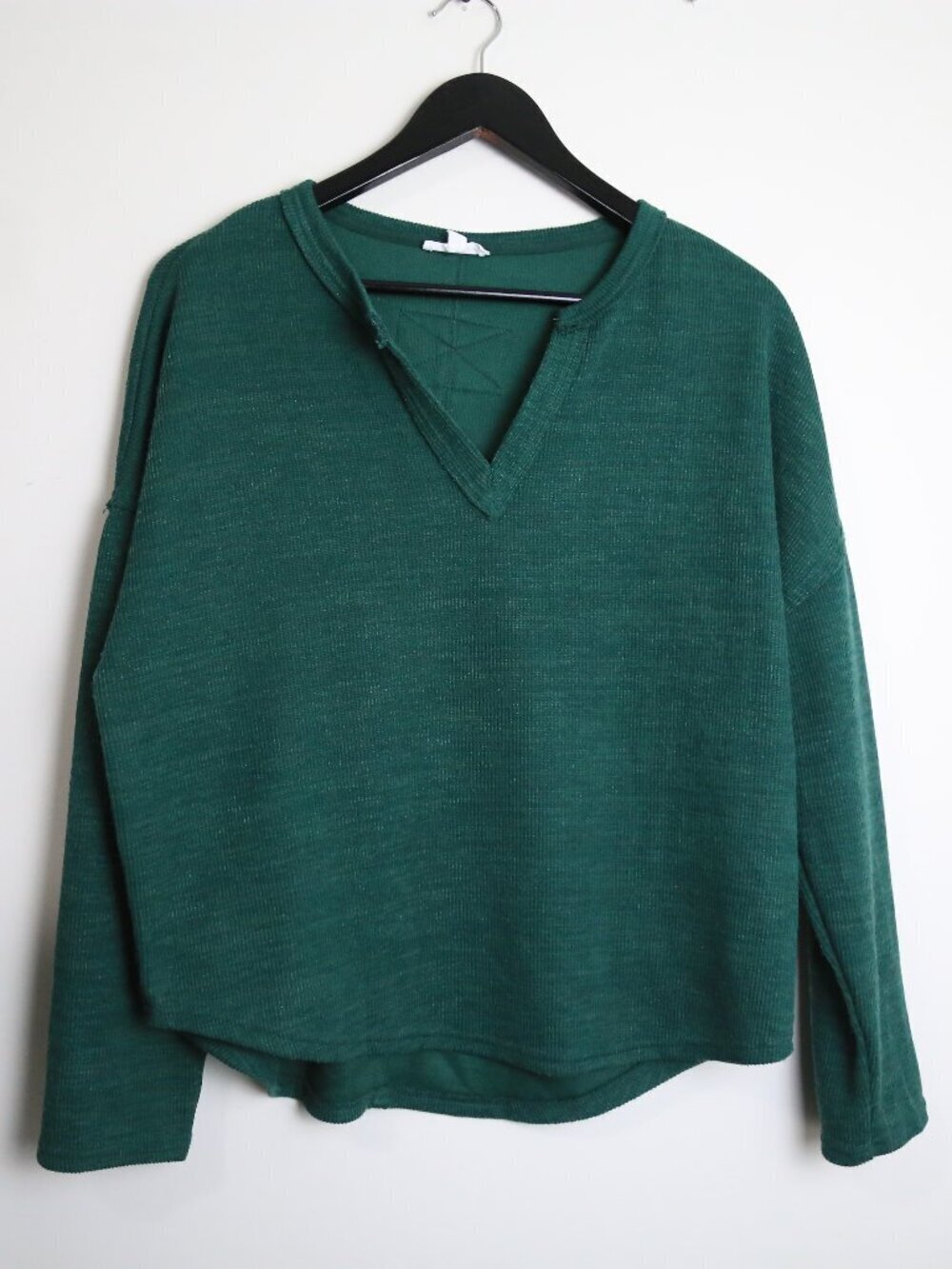 Blu Pepper Waffle Textured Knit V-Neck Crocodile Green Relaxed Fit Size Medium